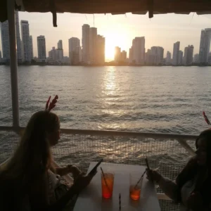 Tour Bahia atardecer | Barco Bequia